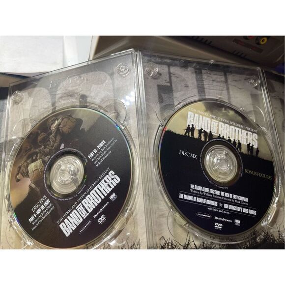 Band of Brothers DVD Box Set - Picture 6 of 8